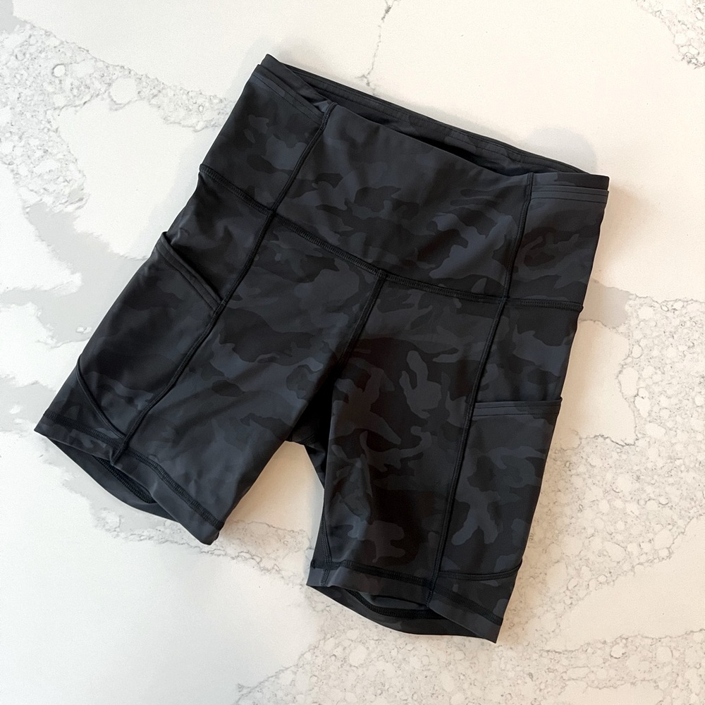 Lululemon | Fast And Free High-Rise Short 6" | Size 4 | Camo Grey